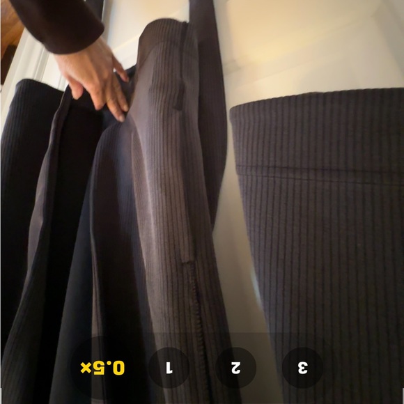 Lululemon soft stream, pants and matching jacket. - Picture 12 of 15